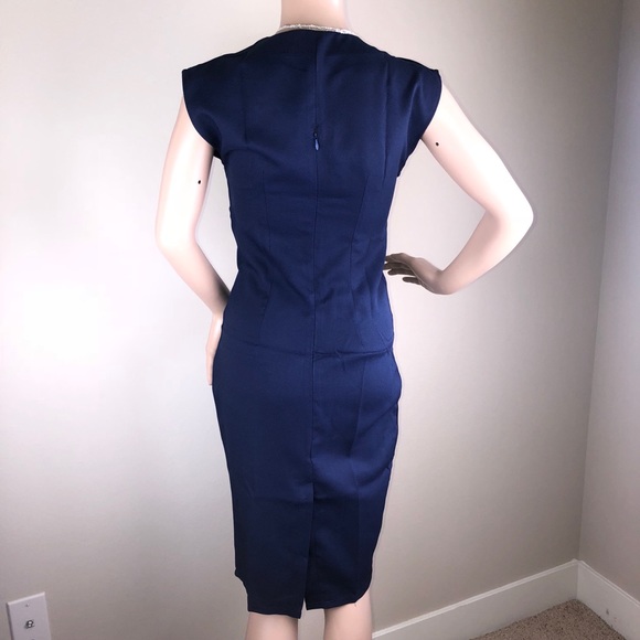 LAST ONE Sleeveless V Neck Midi Dress - Picture 5 of 5